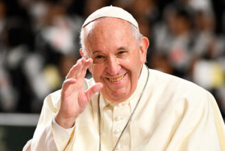 «Бог не отвергает геев»: Папа римский ответил на 3 вопроса ЛГБТ-христиан